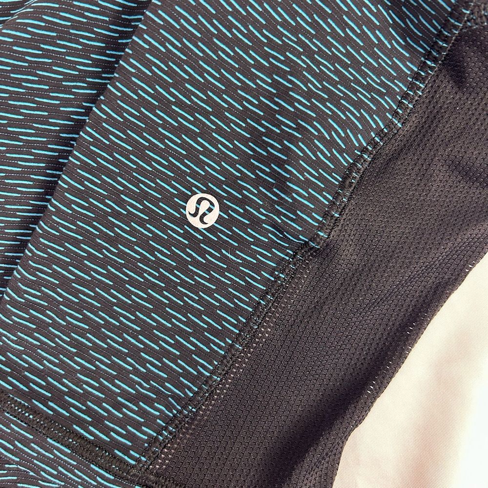 Lululemon outrun 17" Crop Score Jacquard Black Indian Ocean Leggings Size 8 - Picture 15 of 16
